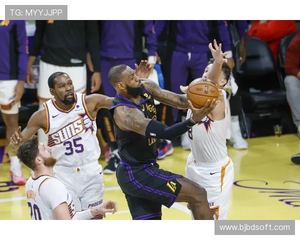 湖人险胜太阳 获得关键胜利 湖人险胜太阳 获得关键胜利