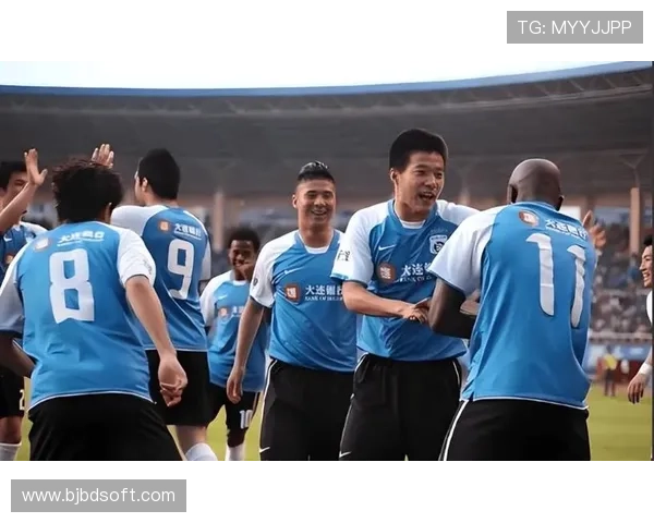 大连英博新季双客开战申花铁人